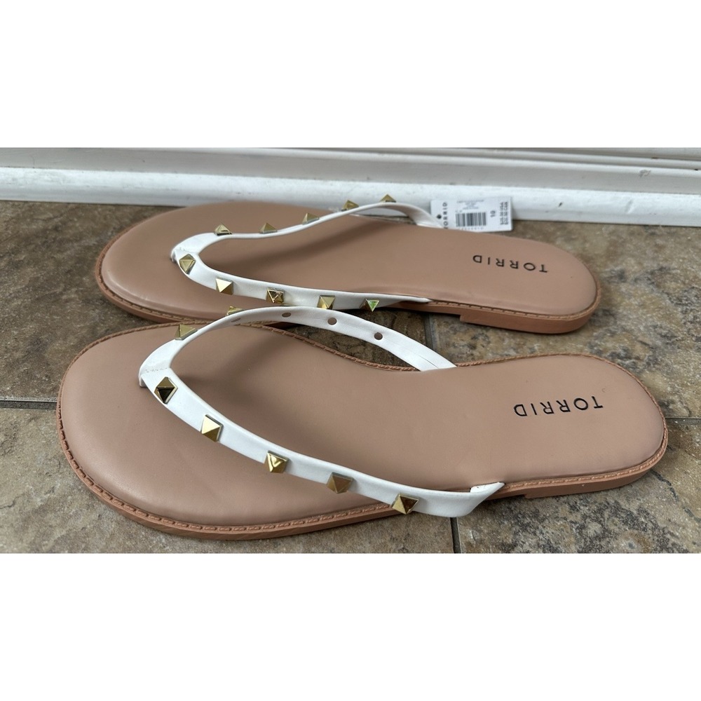 NEW Torrid Coral Studded Flip Flop (Size 10WW) - Picture 2 of 7